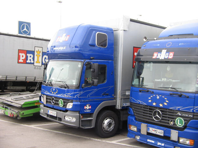 MB-Atego-II-1528-blau-Husic-300906-01-SLO[1].jpg - Dino Husic